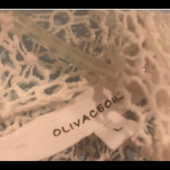 Beautiful white dress with lace shoulders - Picture 4 of 4